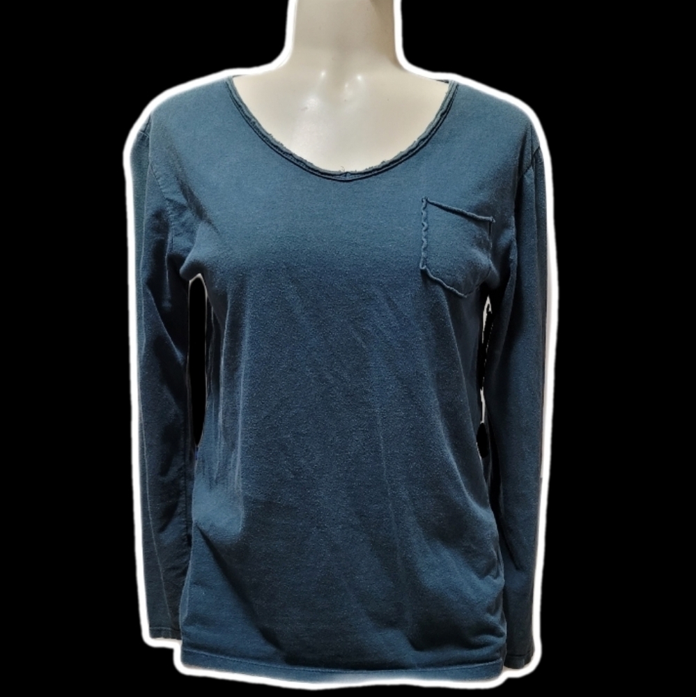 hey girl y2k faded blue long sleeved pocket tee ❀࿐